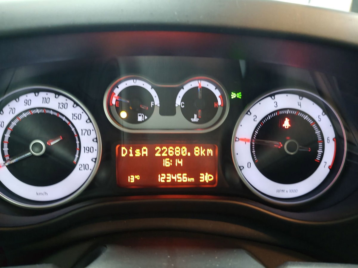 Fiat 500L 1.4 95 CV Trekking (6)