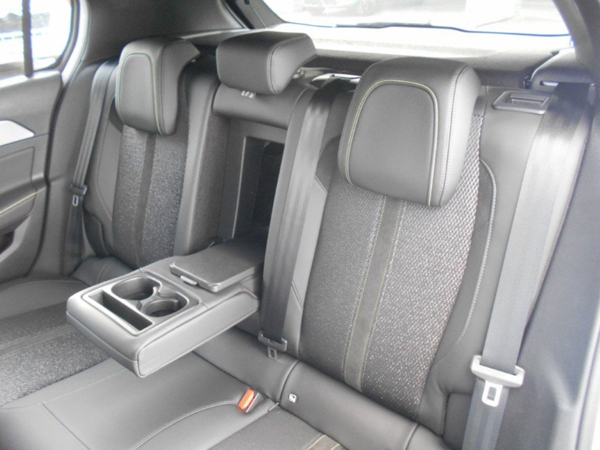Peugeot 308 BlueHDi 130 S&S EAT8 GT Pack (14)