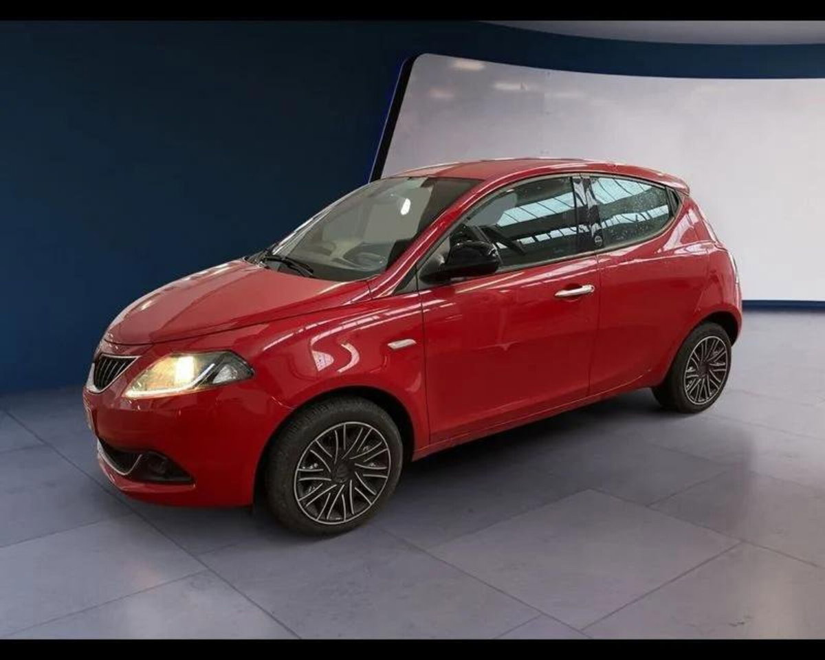 Lancia Ypsilon 1.0 FireFly 5 porte S&S Hybrid Gold Plus (3)