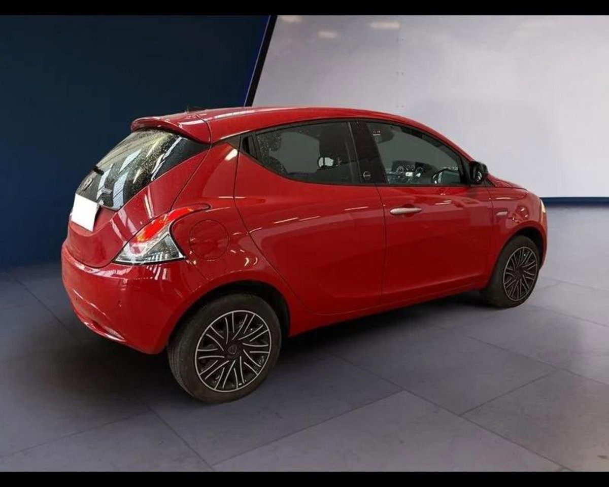 Lancia Ypsilon 1.0 FireFly 5 porte S&S Hybrid Gold Plus (4)