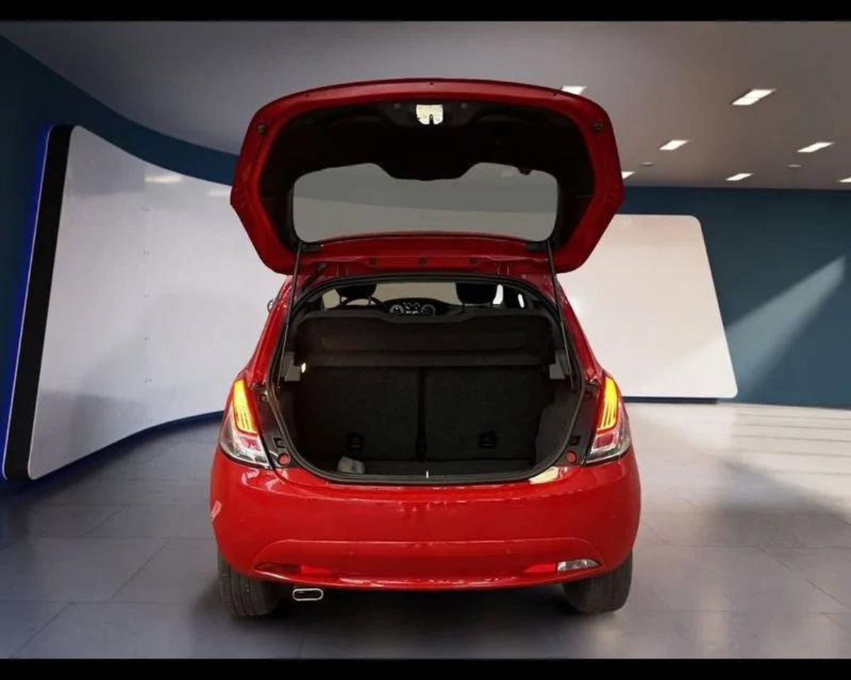 Lancia Ypsilon 1.0 FireFly 5 porte S&S Hybrid Gold Plus (7)