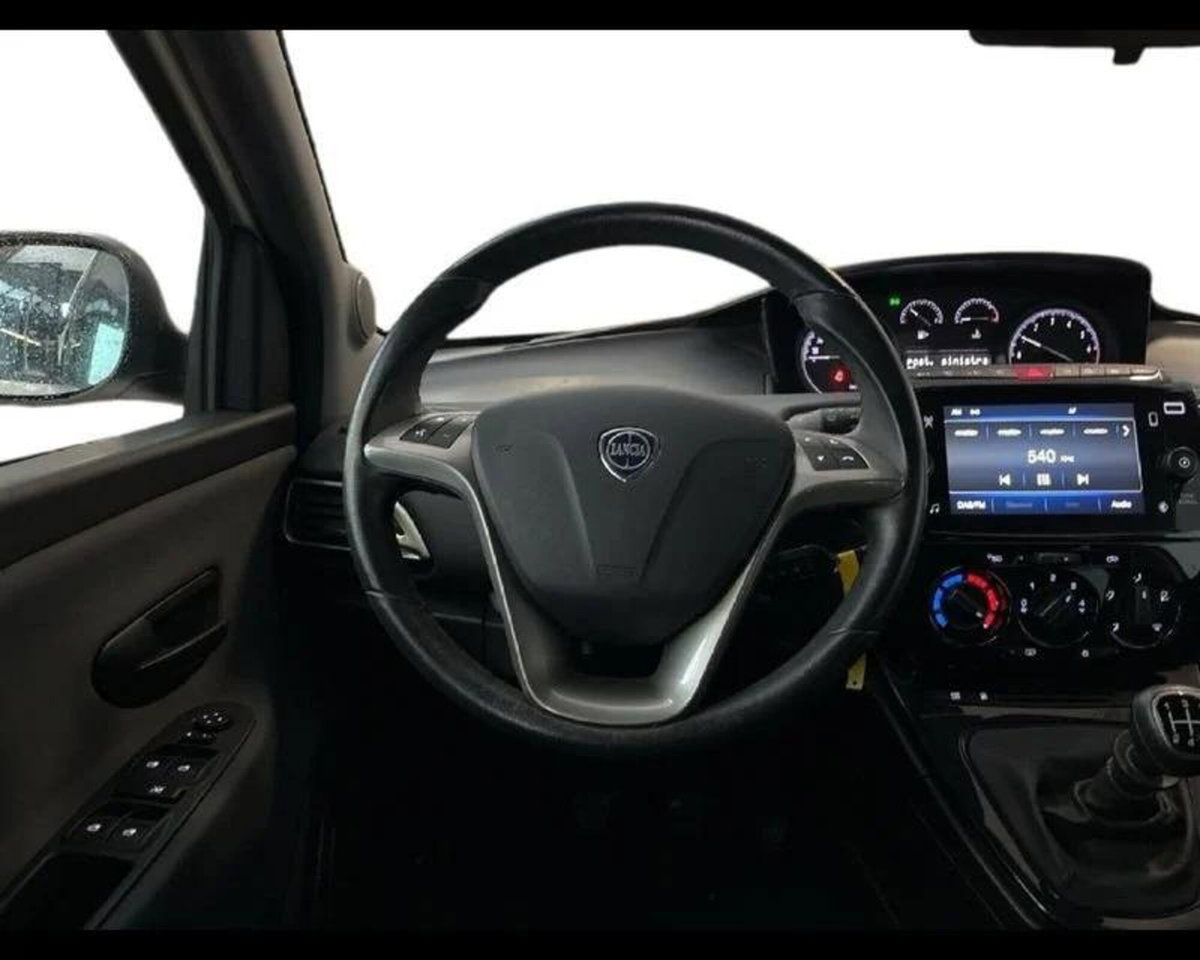 Lancia Ypsilon 1.0 FireFly 5 porte S&S Hybrid Gold Plus (9)
