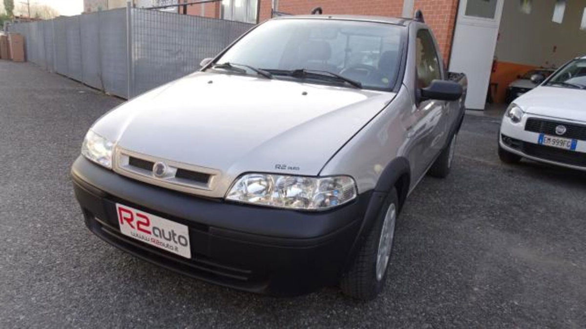 Fiat Strada 1.9 JTD Pick-up (2)