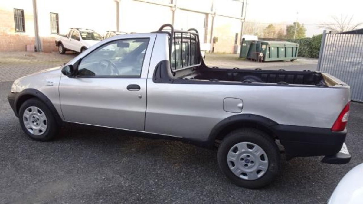 Fiat Strada 1.9 JTD Pick-up (4)