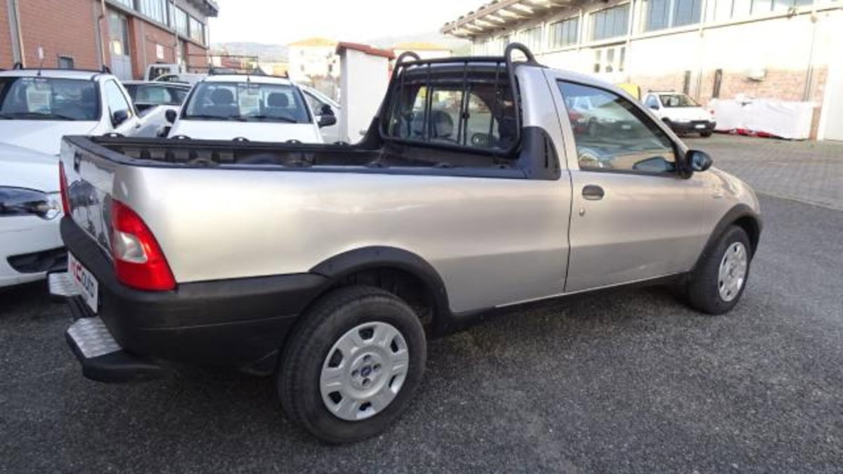 Fiat Strada 1.9 JTD Pick-up (8)