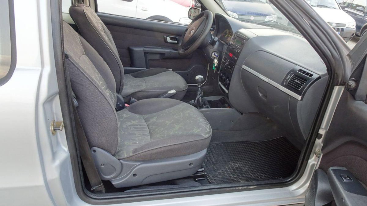 Fiat Strada 1.3 MJT Pick-up Cabina Lunga Adventure (20)