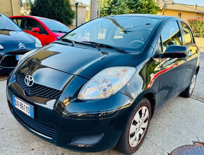Toyota Yaris 1.0 5 porte Luxury pack usata
