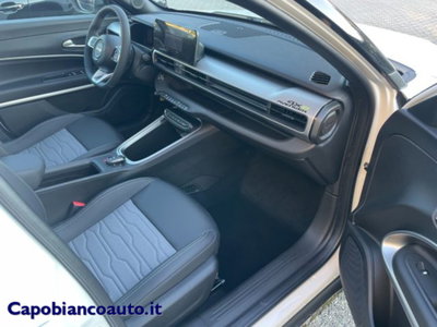 Jeep Avenger 1.2 turbo e-hybrid mhev Overland 4xe 145cv edct6 (13)