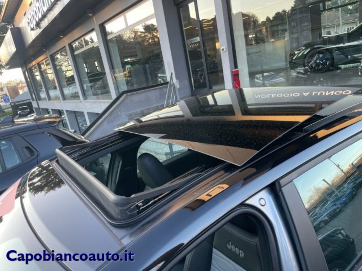 Jeep Avenger 1.2 turbo e-hybrid mhev Overland 4xe 145cv edct6 (13)