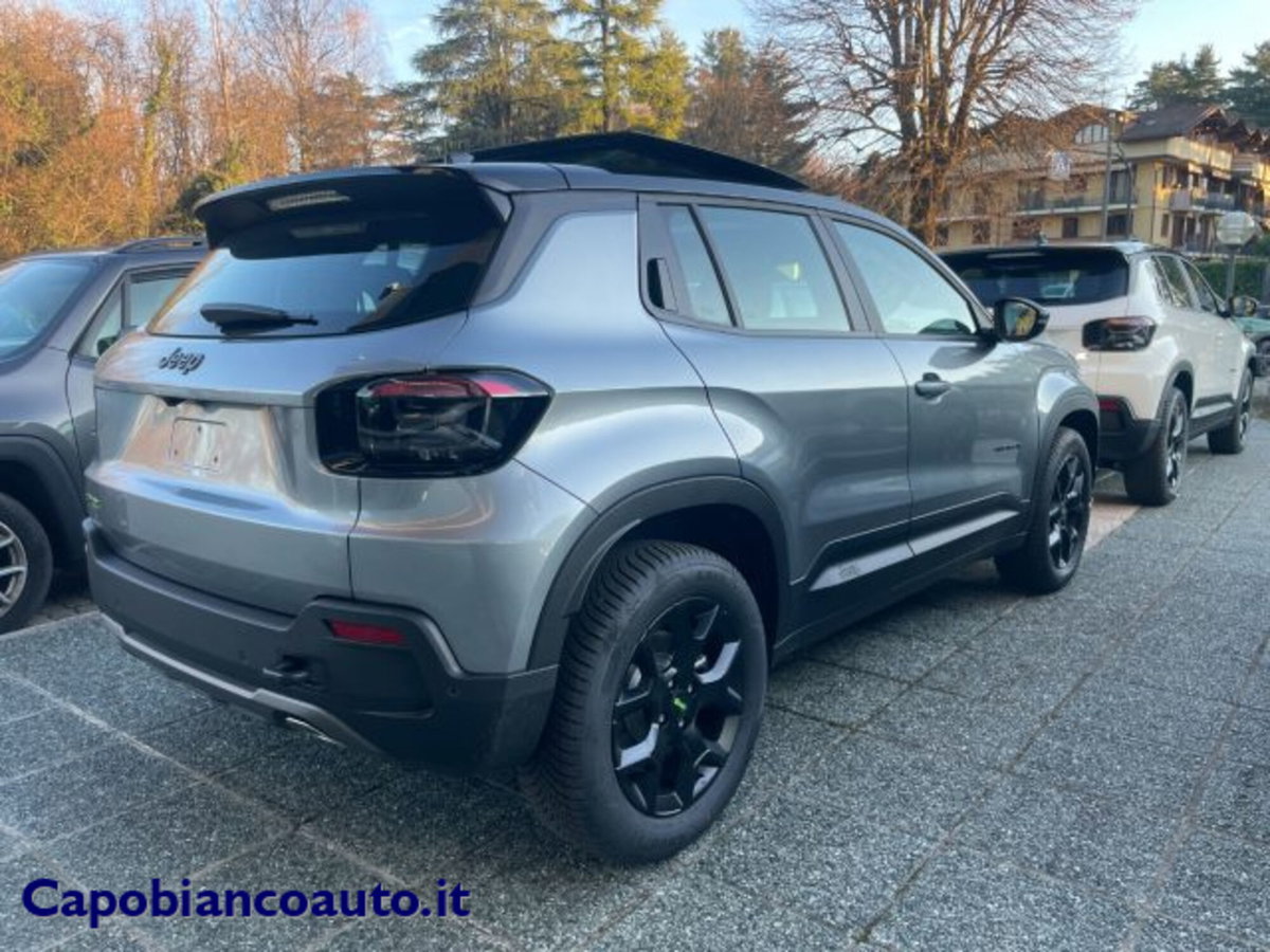 Jeep Avenger 1.2 turbo e-hybrid mhev Overland 4xe 145cv edct6 (6)