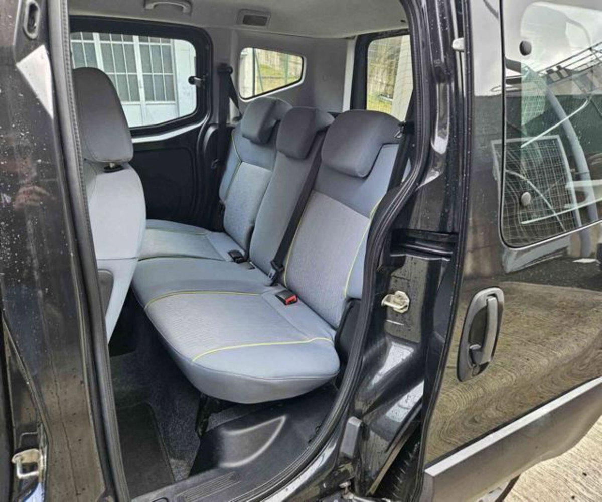 Peugeot Bipper 1.3 HDi 75 FAP Stop&Start Outdoor (9)