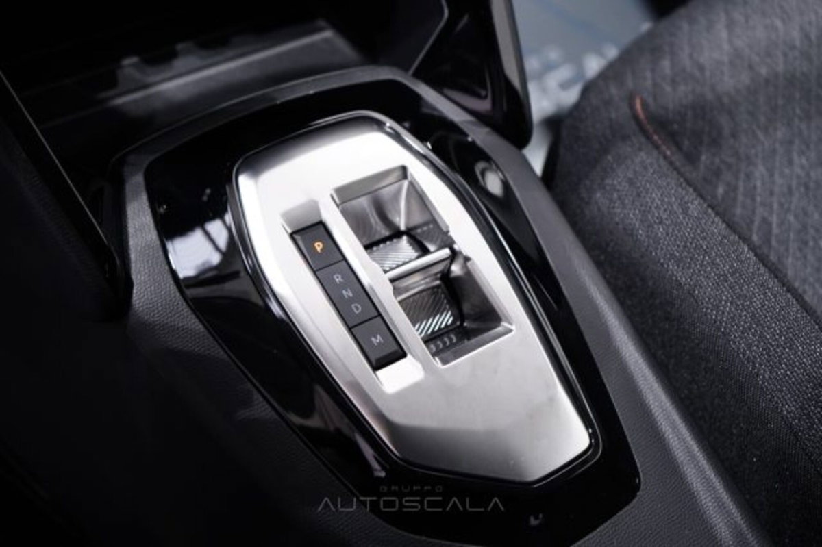 Peugeot 208 1.2 hybrid Active 100cv e-dcs 6 (17)