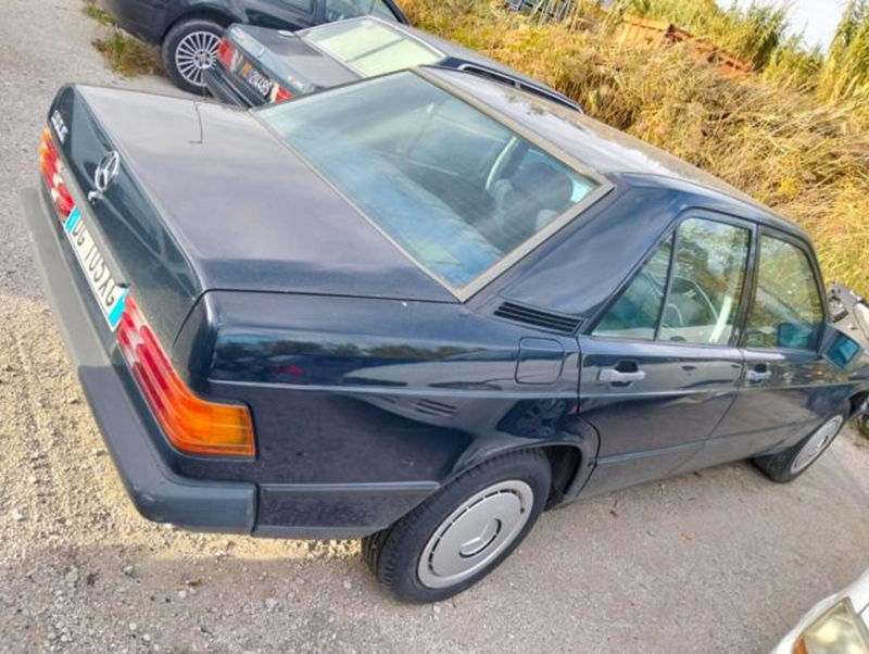 Mercedes-Benz 190 2.0 E cat