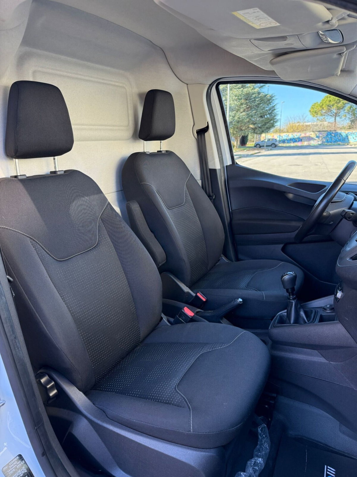 Ford Transit Courier 1.5 TDCi 75CV  Trend (16)