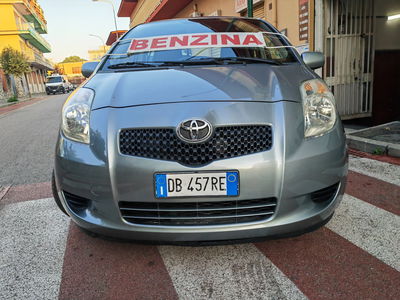 Toyota Yaris 1.3 5 porte Sol usata