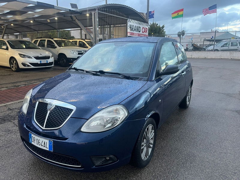 Lancia Ypsilon 1.3 MJT 90 CV Oro
