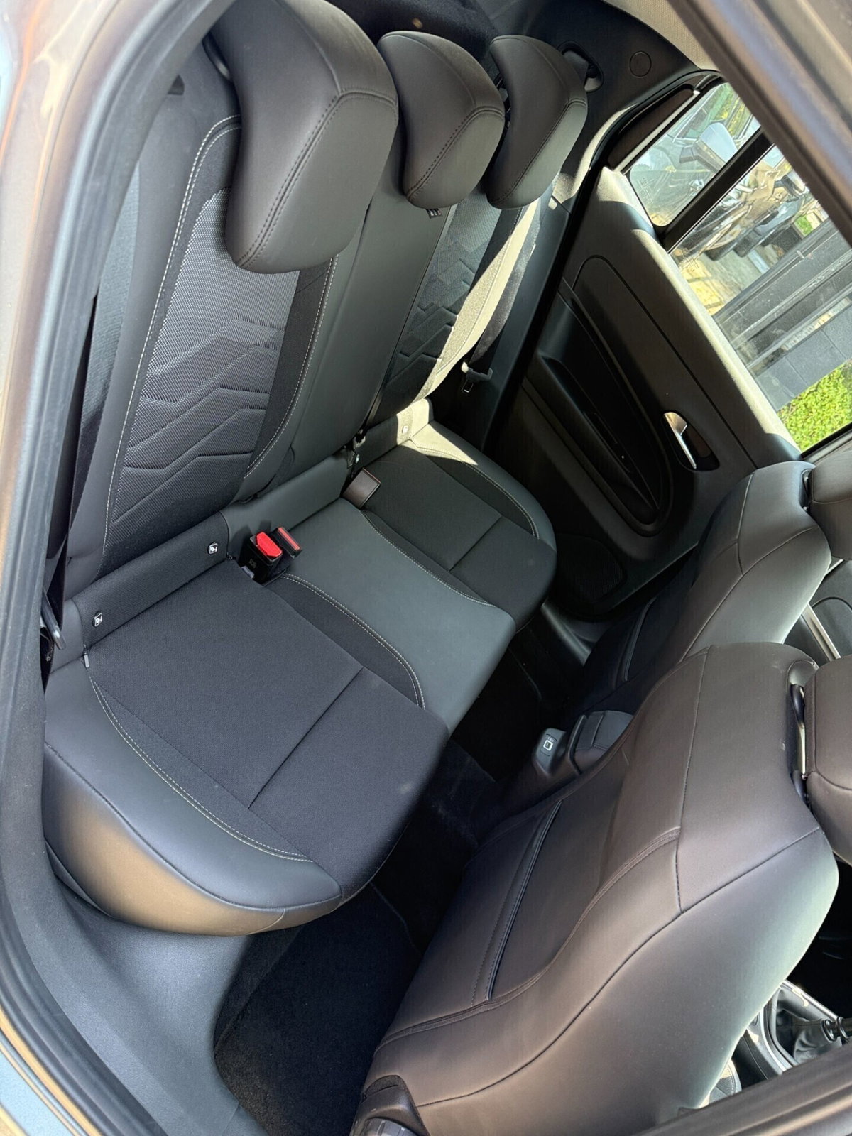 Jeep Avenger 1.2 turbo Altitude fwd 100cv (13)