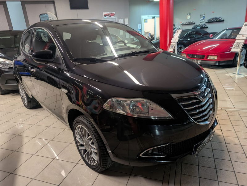 Lancia Ypsilon 0.9 TwinAir 85 CV 5 porte Metano Ecochic Gold