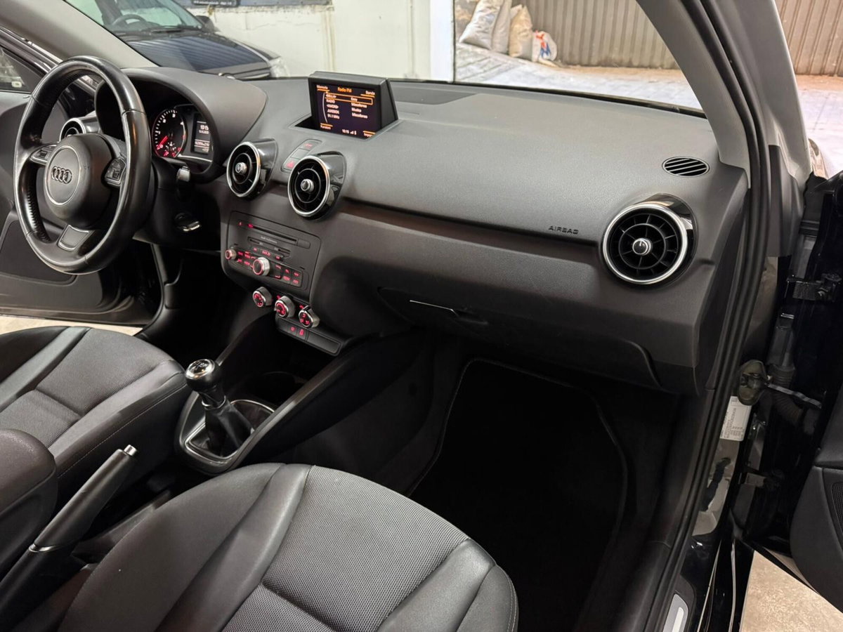 Audi A1 1.6 TDI 105 CV Ambition (18)