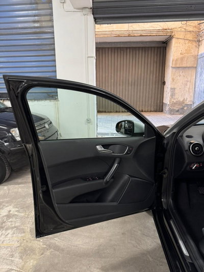 Audi A1 1.6 TDI 105 CV Ambition (2)