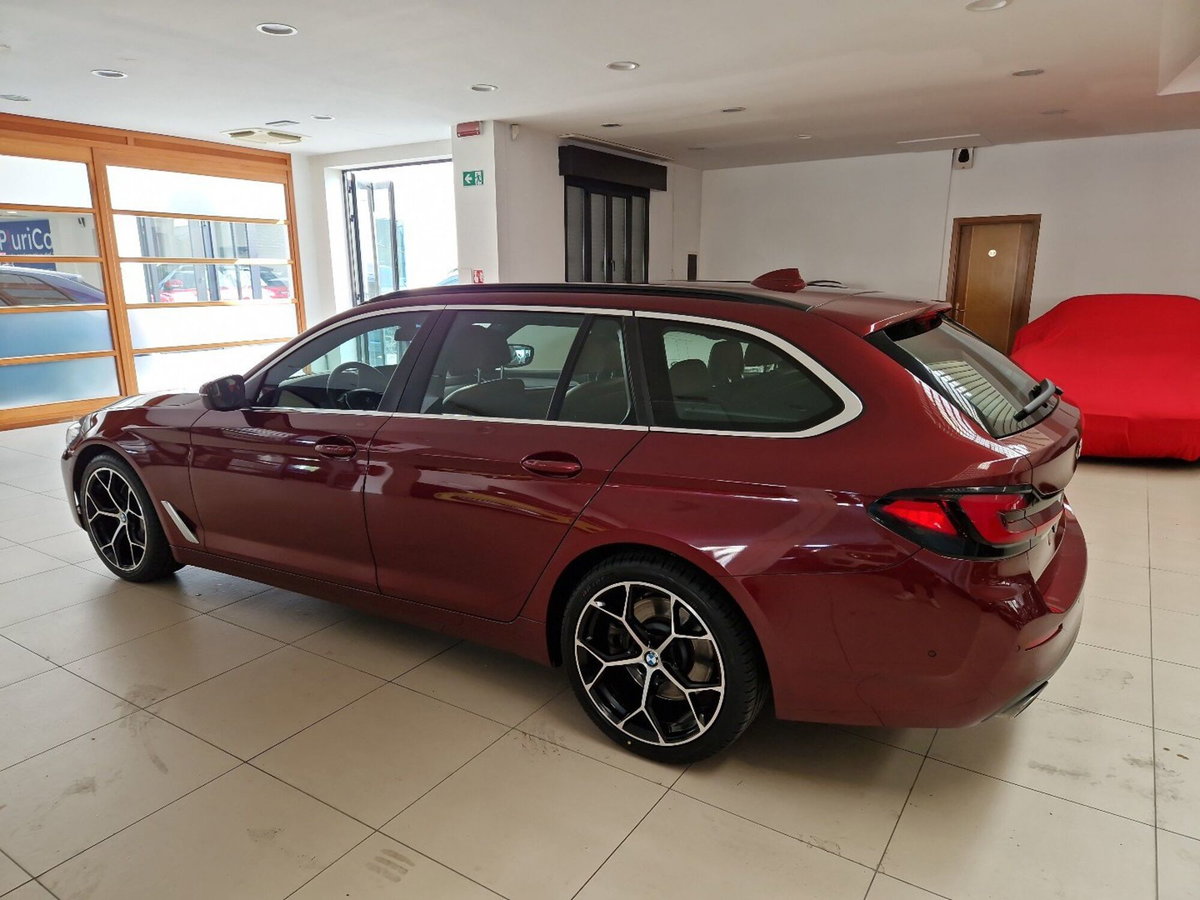 BMW Serie 5 Touring 530d 249CV  Luxury (6)