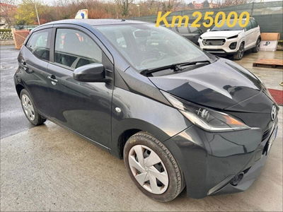 Toyota Aygo 1.0 VVT-i 69 CV 5 porte x-play usata