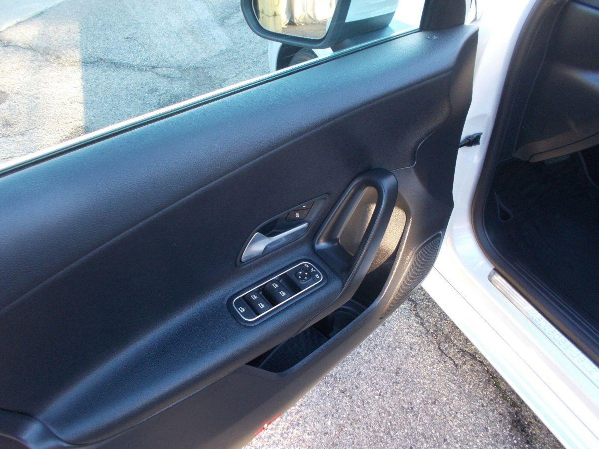 Mercedes-Benz Classe A 200 d Automatic Business (10)