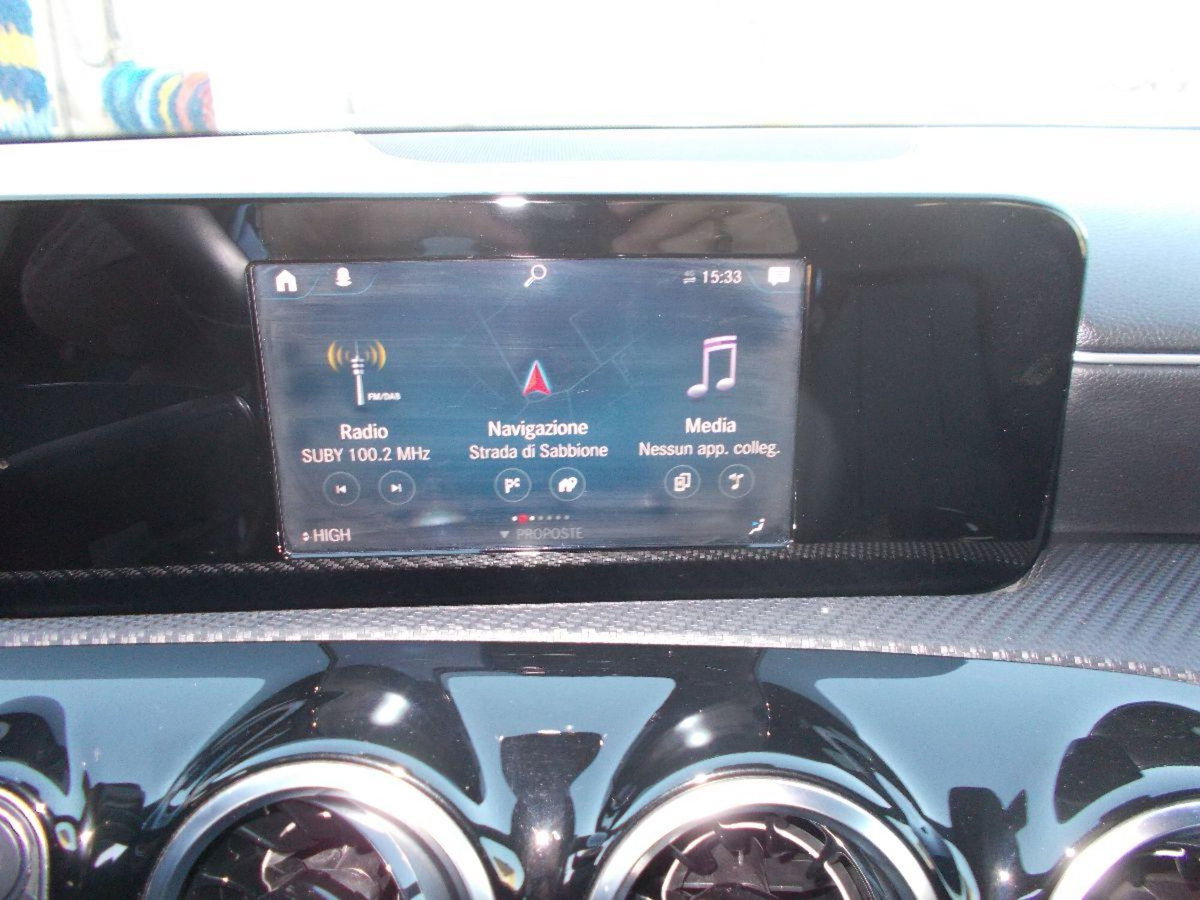 Mercedes-Benz Classe A 200 d Automatic Business (13)