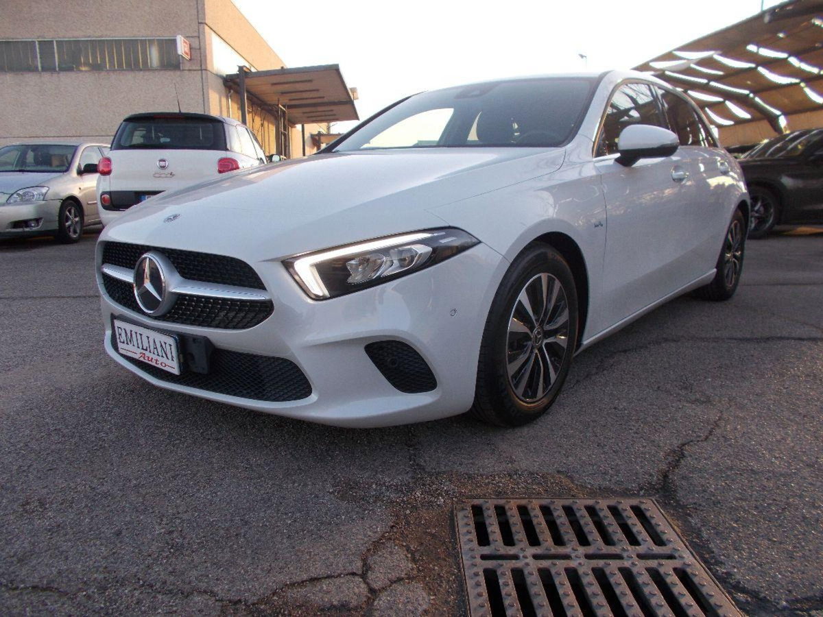 Mercedes-Benz Classe A 200 d Automatic Business (2)