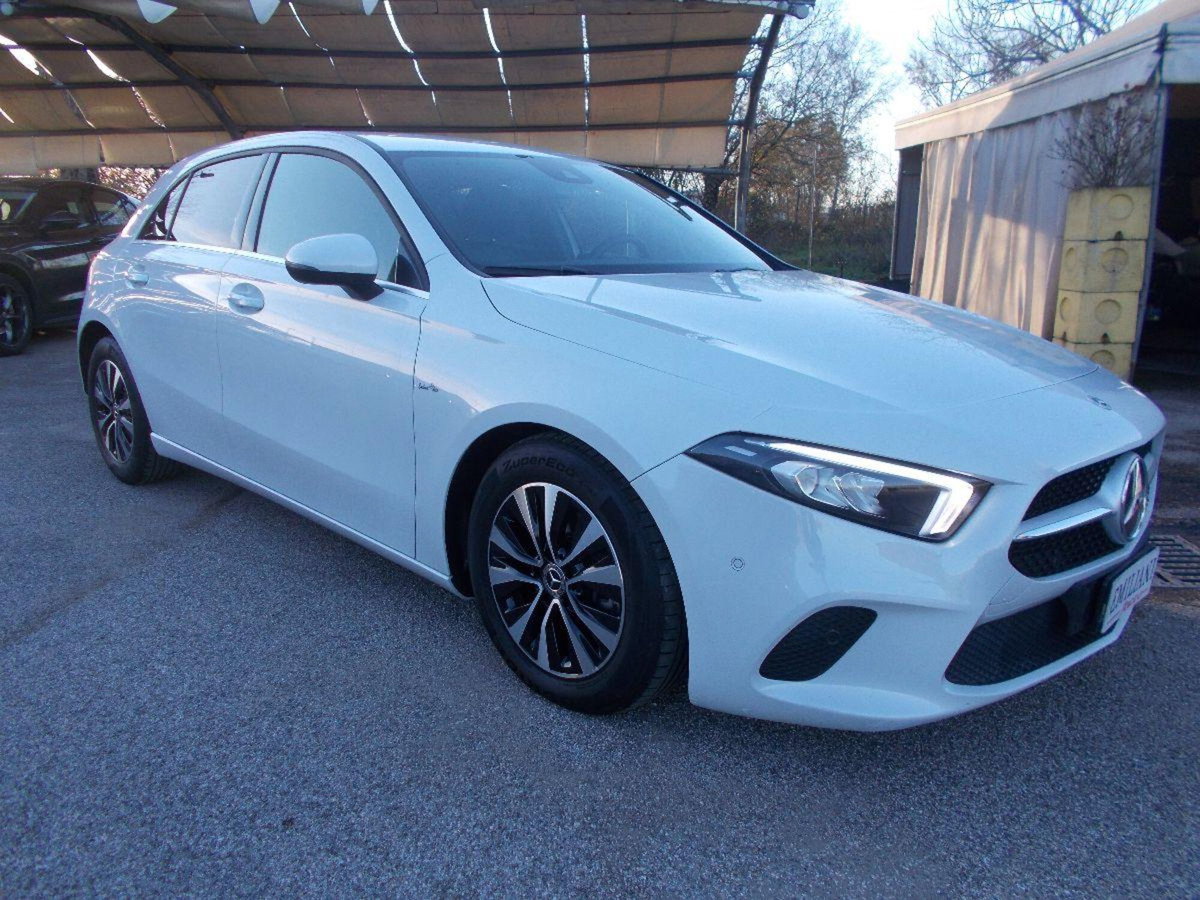 Mercedes-Benz Classe A 200 d Automatic Business (5)