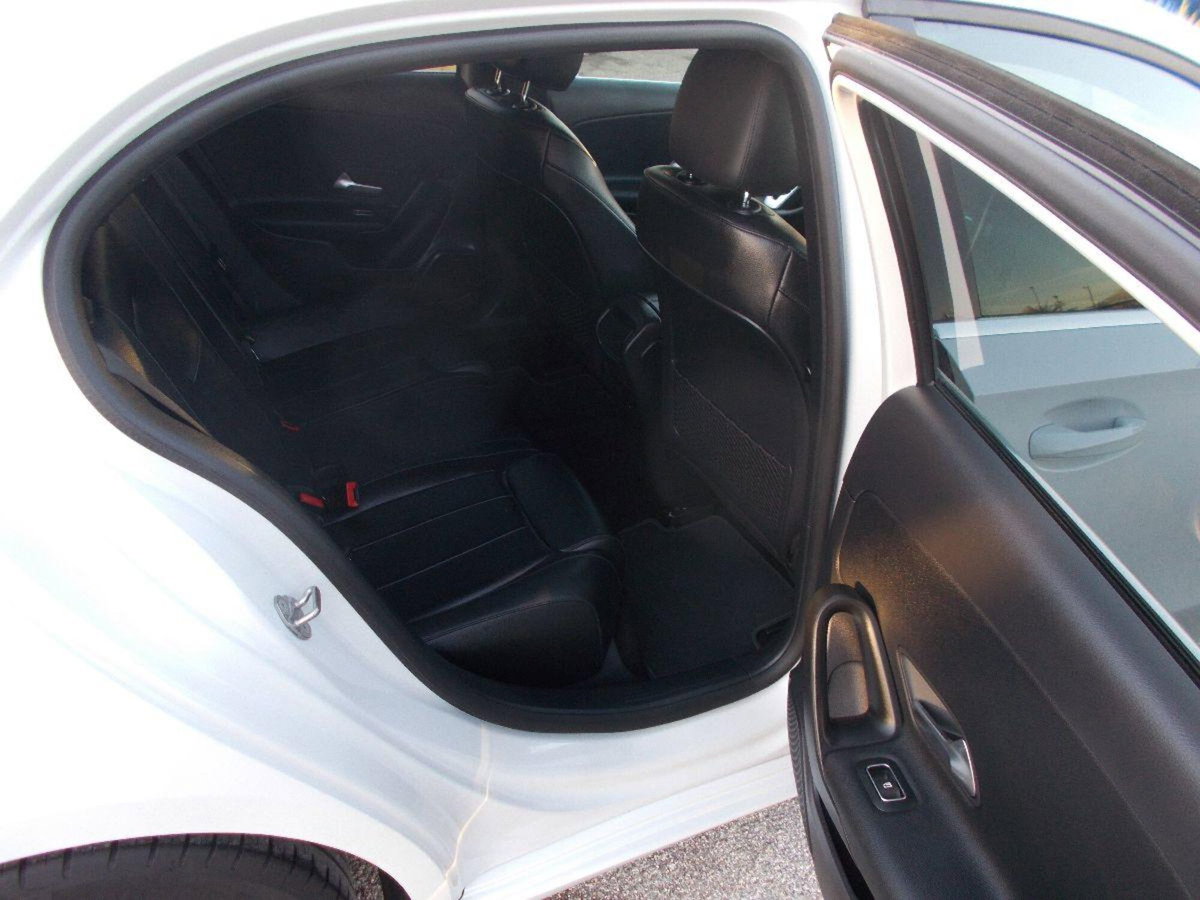 Mercedes-Benz Classe A 200 d Automatic Business (7)