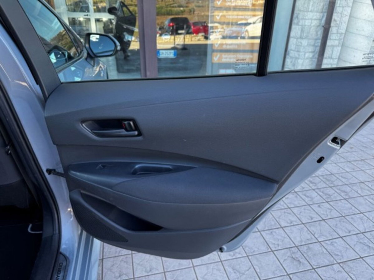 Toyota Corolla Touring Sports 1.8h Active auto (20)