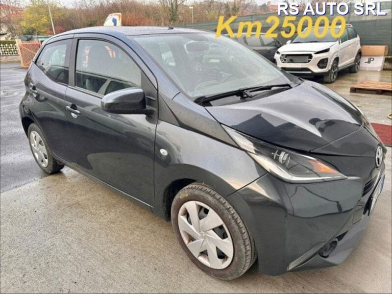 Toyota Aygo 1.0 VVT-i 69 CV 5 porte x-play