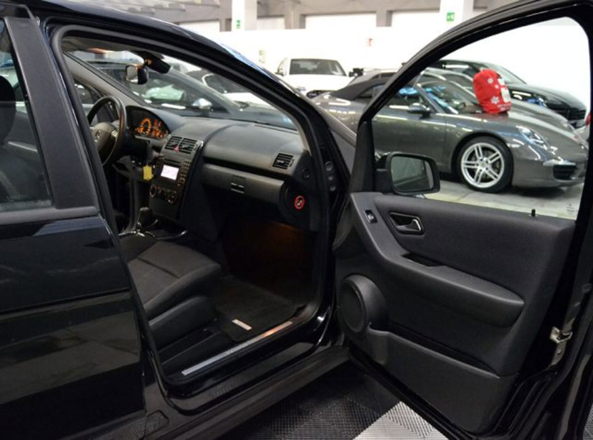 Mercedes-Benz Classe A 160 AUTOMATIC (4)