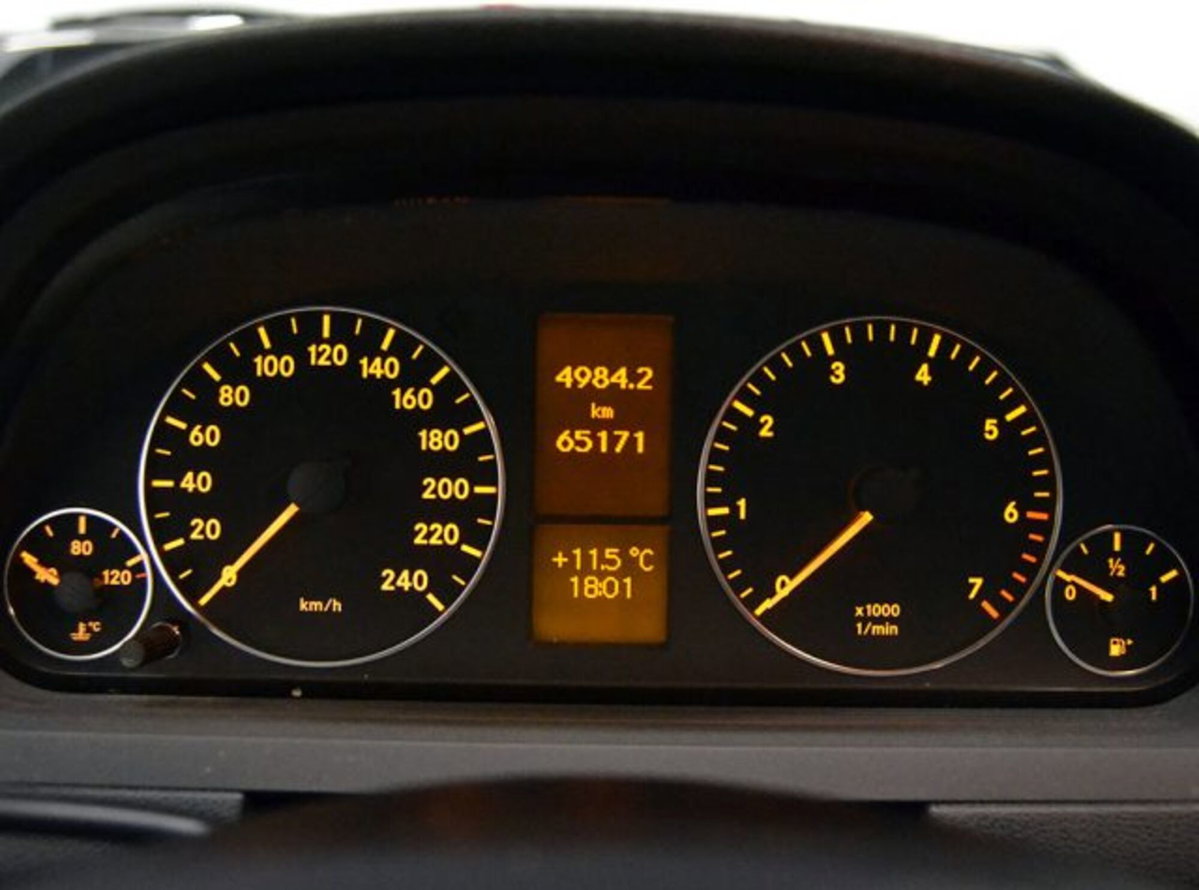 Mercedes-Benz Classe A 160 AUTOMATIC (9)