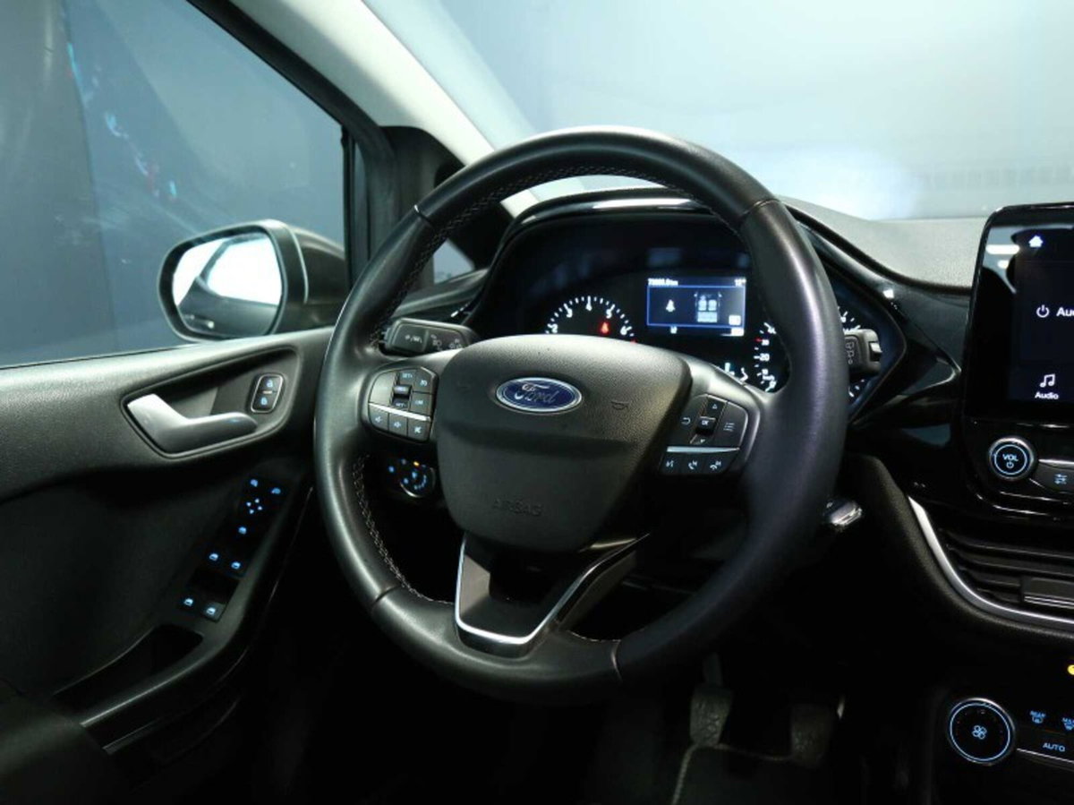 Ford Fiesta 1.1 75 CV 5 porte Titanium (17)