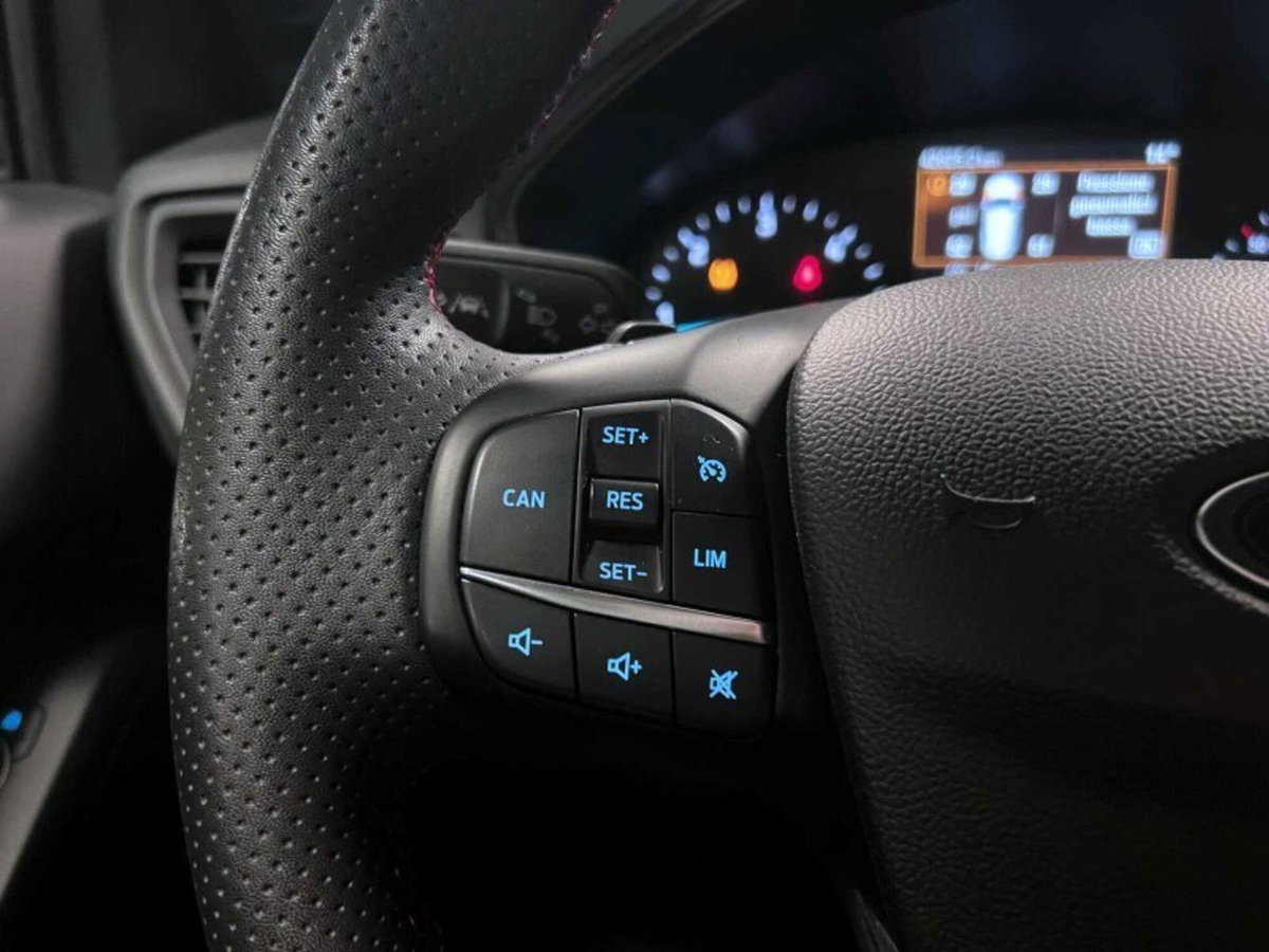 Ford Focus Station Wagon 1.5 EcoBlue 115 CV automatico SW ST-Line Design (20)