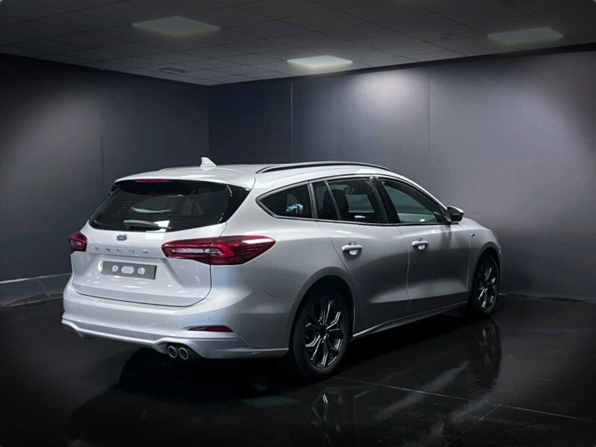 Ford Focus Station Wagon 1.5 EcoBlue 115 CV automatico SW ST-Line Design (4)