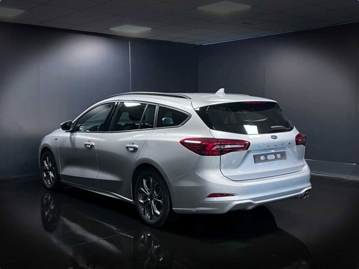 Ford Focus Station Wagon 1.5 EcoBlue 115 CV automatico SW ST-Line Design (6)