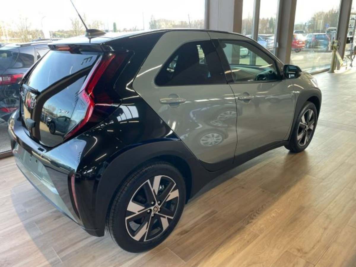 Toyota Aygo X 1.5 hybrid Icon e-cvt (3)