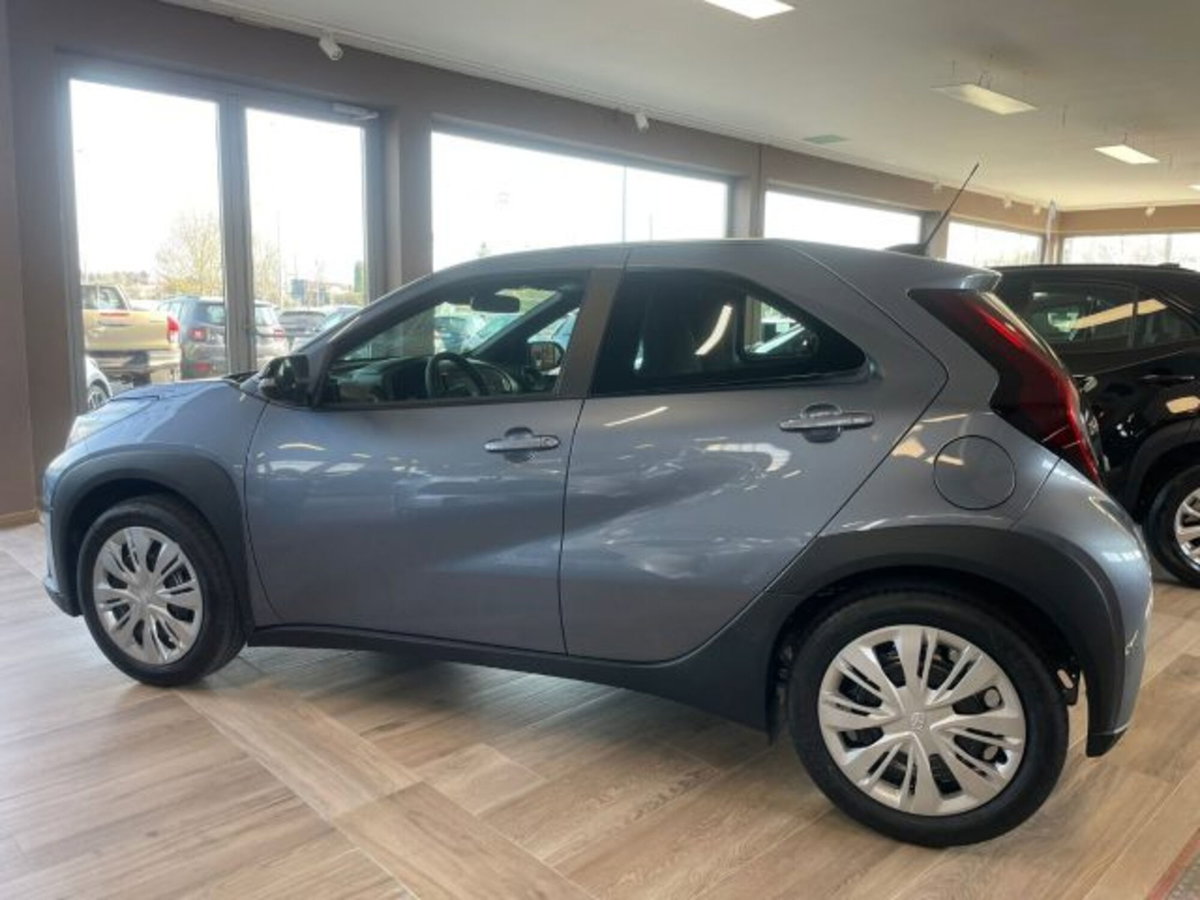 Toyota Aygo X 1.5 hybrid e-cvt (3)