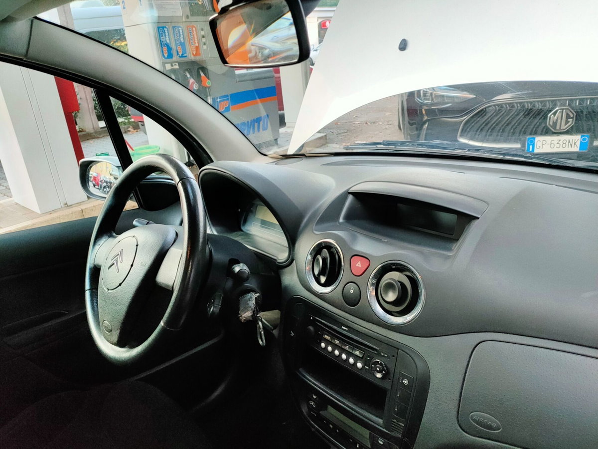 Citroen C3 1.1 airdream Exclusive Style Techno (16)