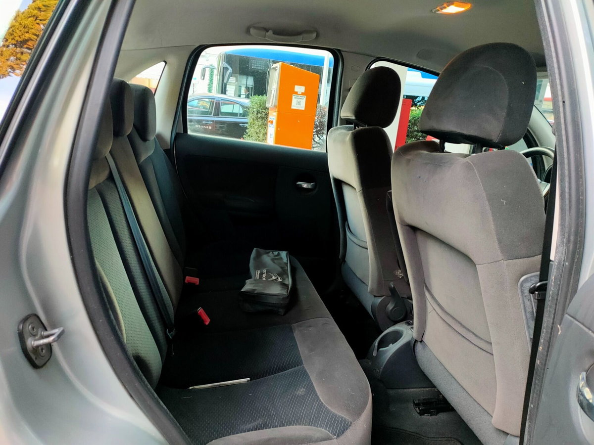 Citroen C3 1.1 airdream Exclusive Style Techno (17)