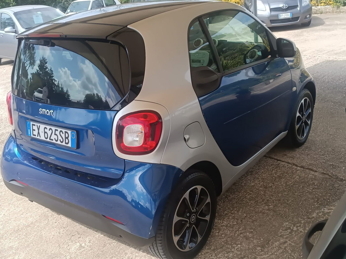 smart Fortwo 1000 52 kW MHD coupé passion (12)