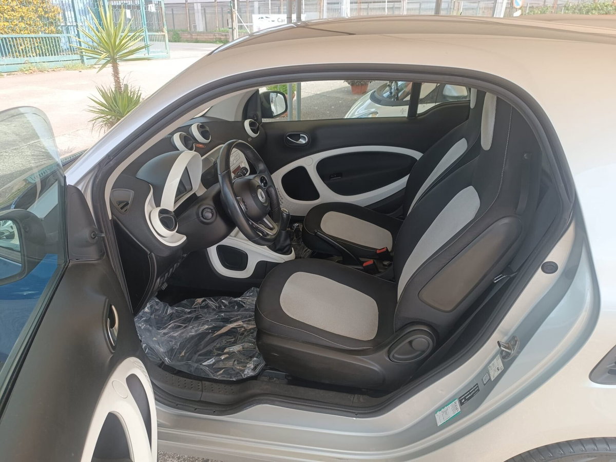 smart Fortwo 1000 52 kW MHD coupé passion (5)