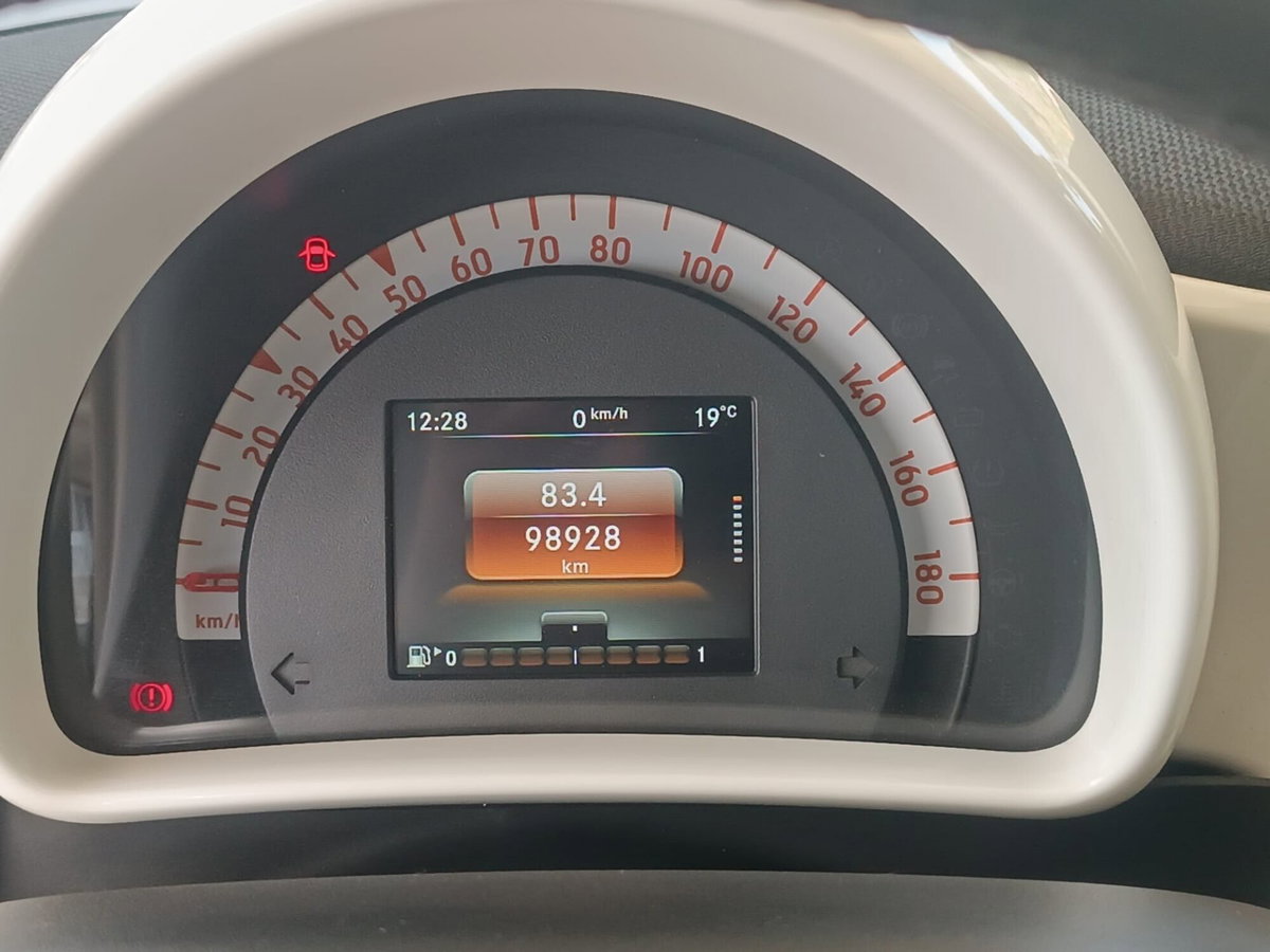 smart Fortwo 1000 52 kW MHD coupé passion (9)