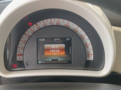 smart Fortwo 1000 52 kW MHD coupé passion (9)