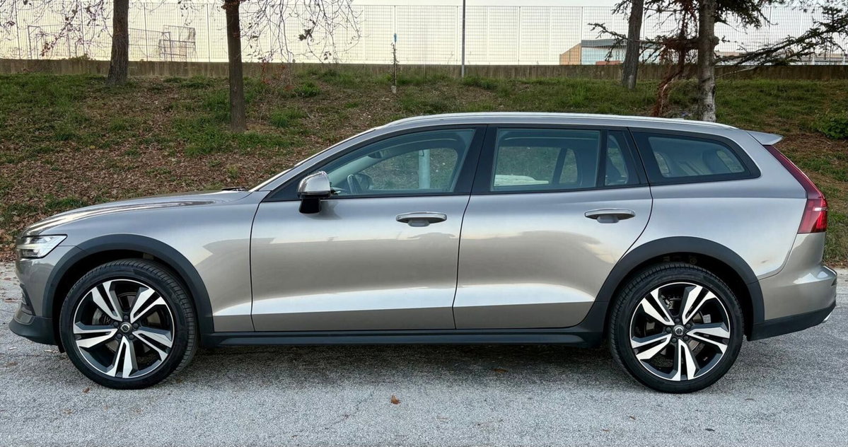 Volvo V60 Cross Country D4 Geartronic Business Plus