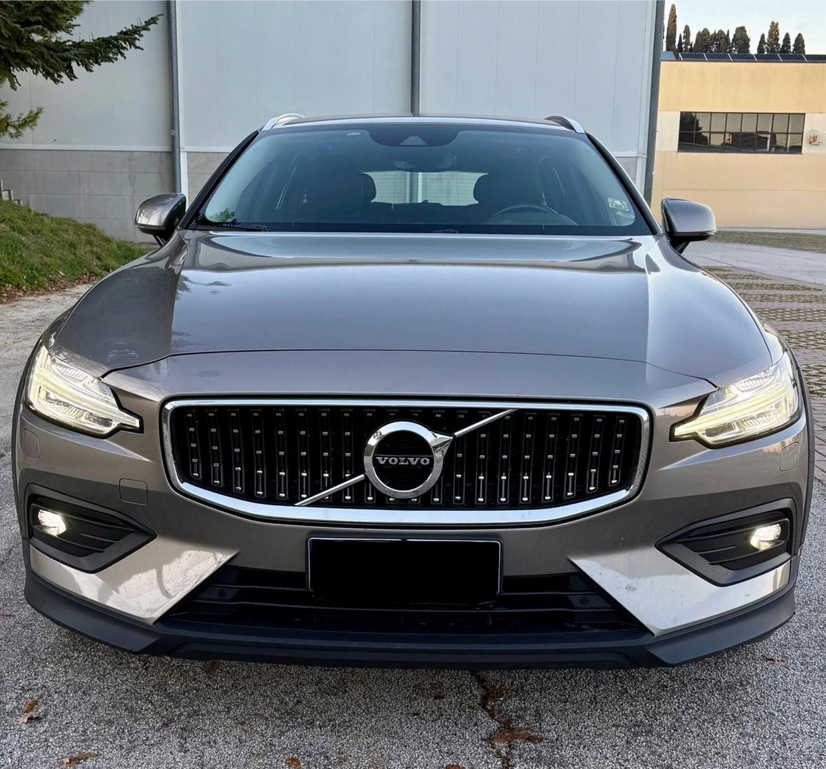 Volvo V60 Cross Country D4 Geartronic Business Plus (2)