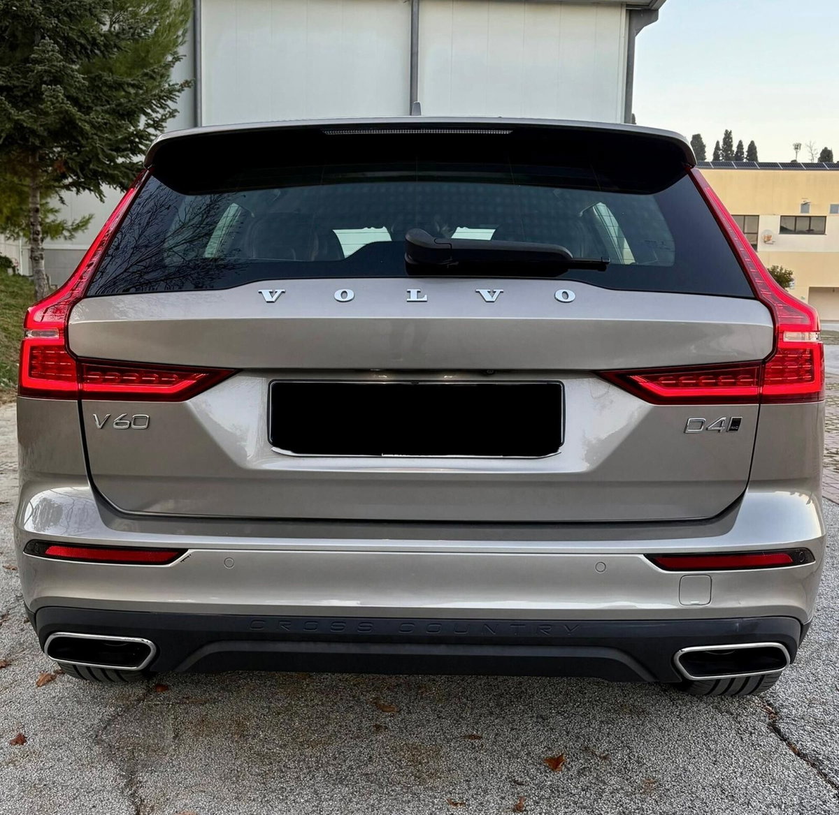 Volvo V60 Cross Country D4 Geartronic Business Plus (4)